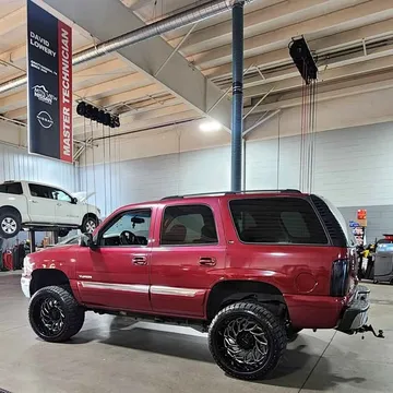 2004 GMC Yukon SLE Sport Utility 4D
