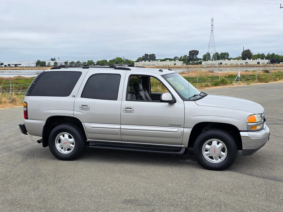 2004 GMC Yukon 2nd Gen - Image 28 of 31