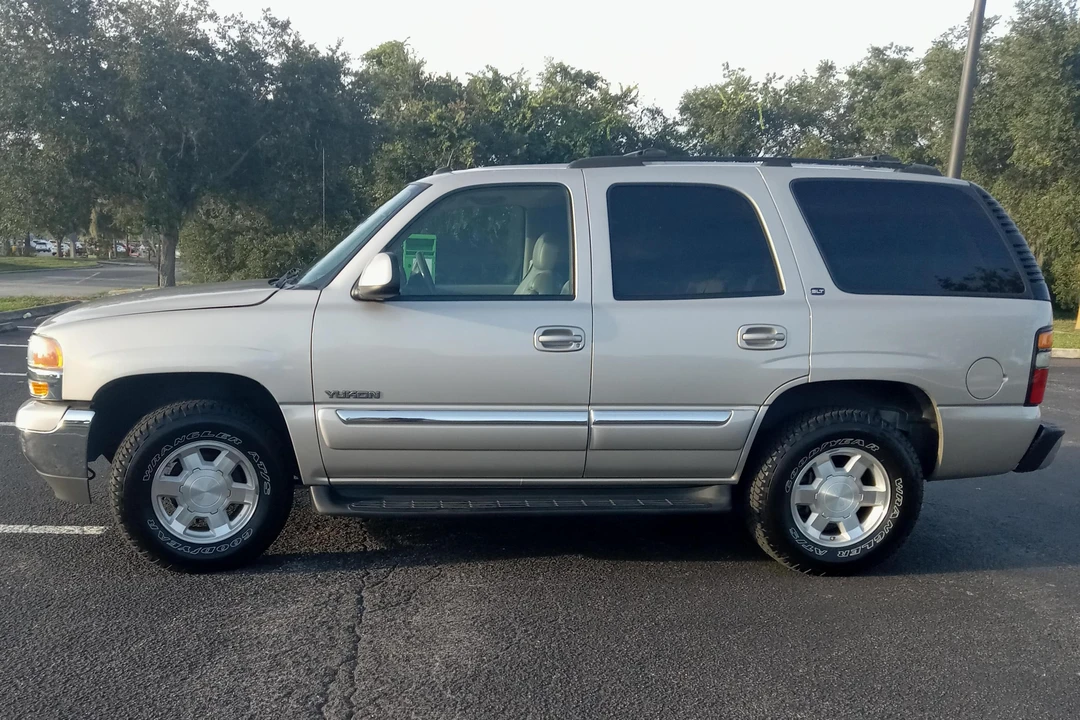 2004 GMC Yukon 2nd Gen - Image 3 of 31