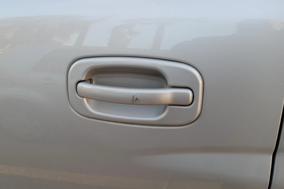 2004 GMC Yukon 2nd Gen - Image 23 of 31