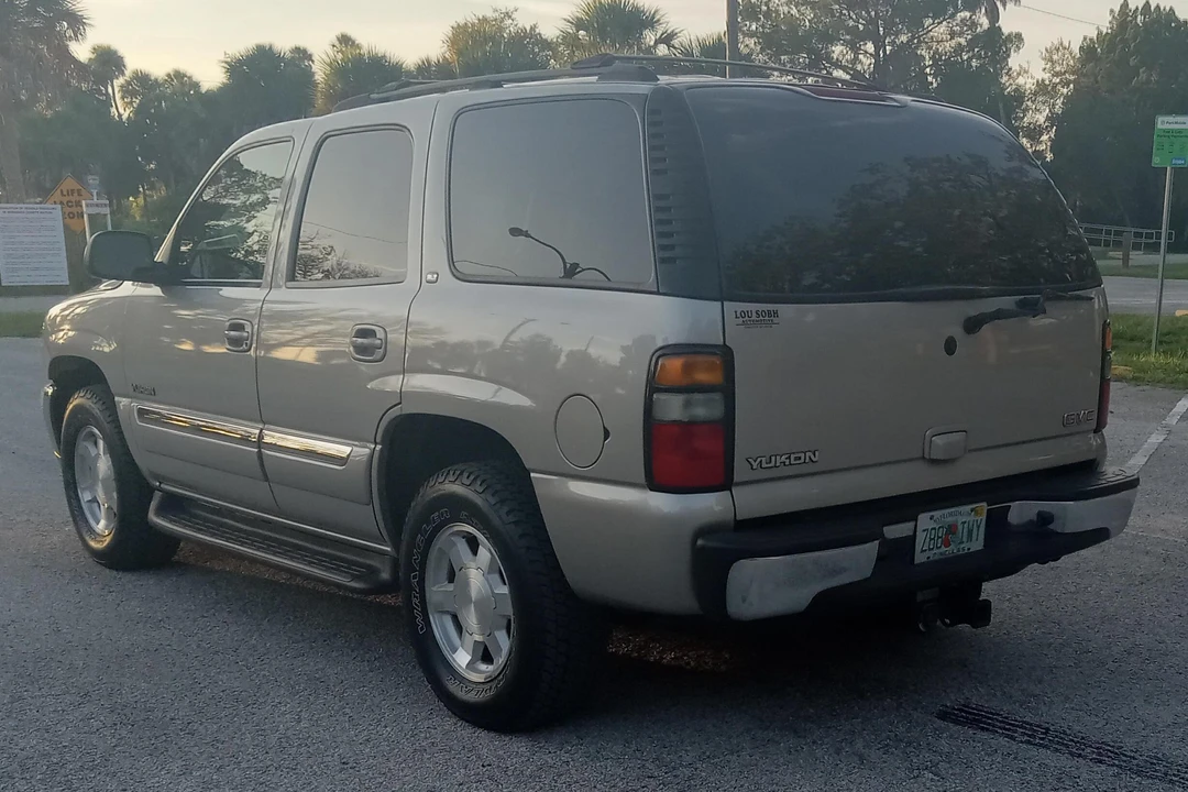 2004 GMC Yukon 2nd Gen - Image 9 of 31