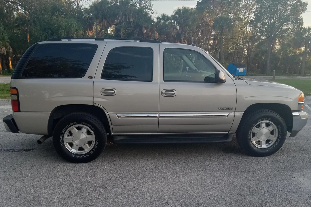 2004 GMC Yukon 2nd Gen - Image 11 of 31