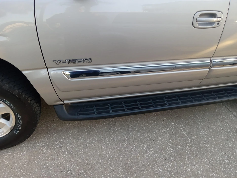 2004 GMC Yukon 2nd Gen - Image 17 of 31
