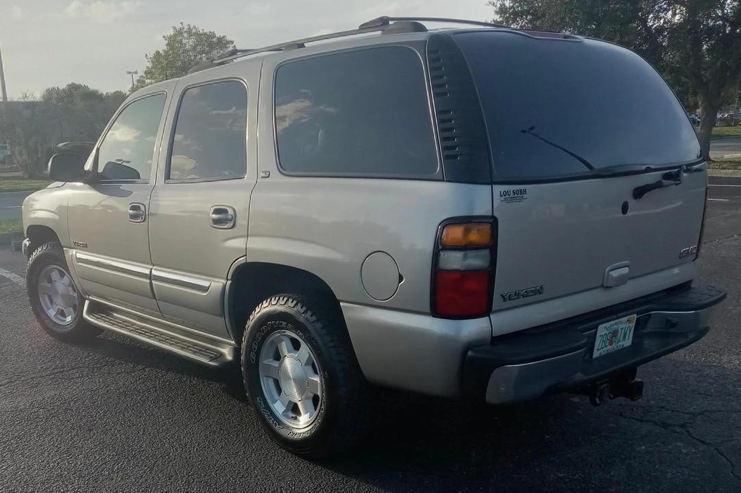 2004 GMC Yukon 2nd Gen - Image 4 of 31