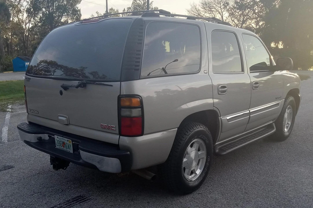 2004 GMC Yukon 2nd Gen - Image 5 of 31