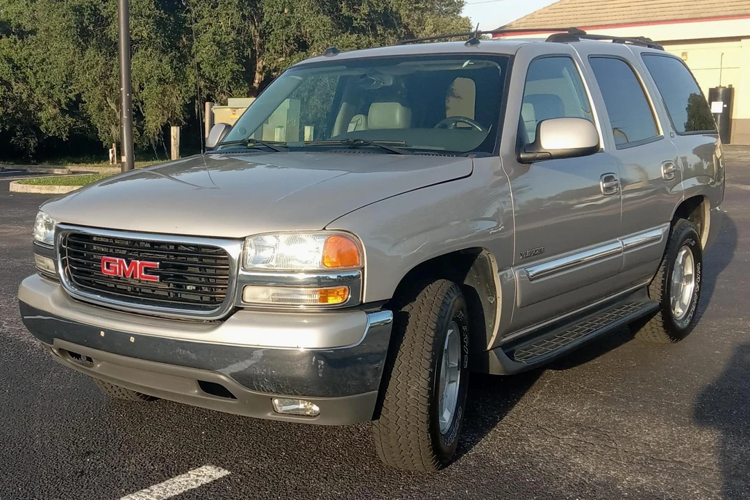 2004 GMC Yukon 2nd Gen - Image 2 of 31