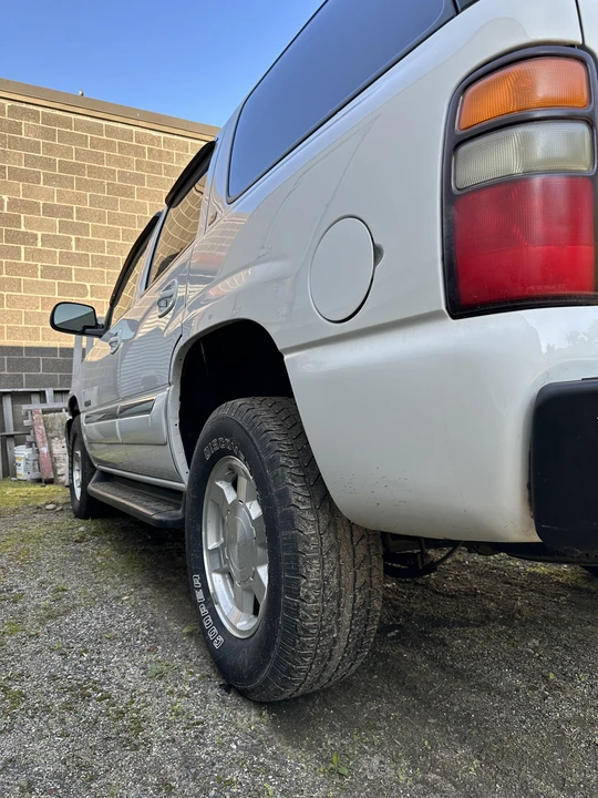 2004 GMC Yukon 2nd Gen - Image 23 of 31