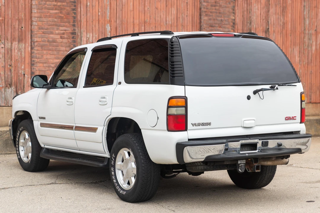 2004 GMC Yukon 2nd Gen - Image 4 of 31