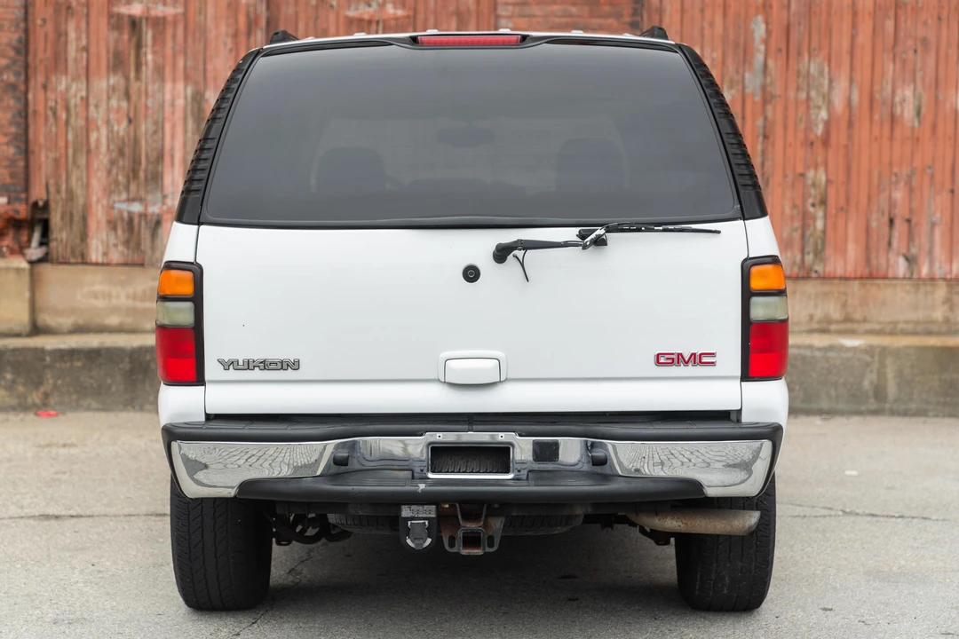 2004 GMC Yukon 2nd Gen - Image 5 of 31