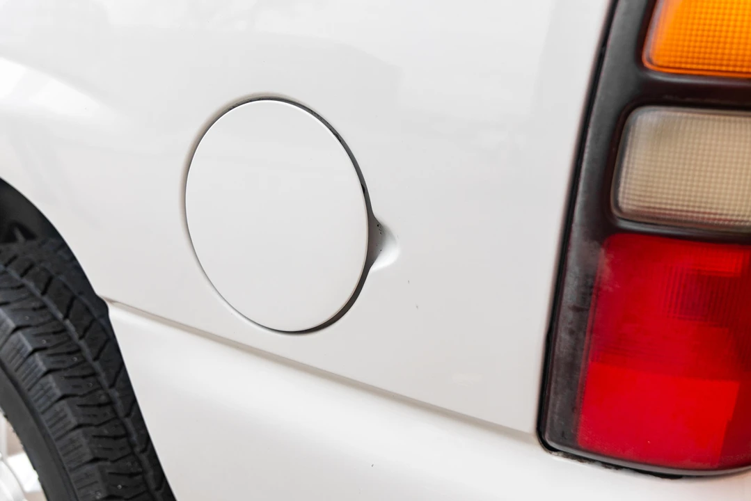 2004 GMC Yukon 2nd Gen - Image 24 of 31