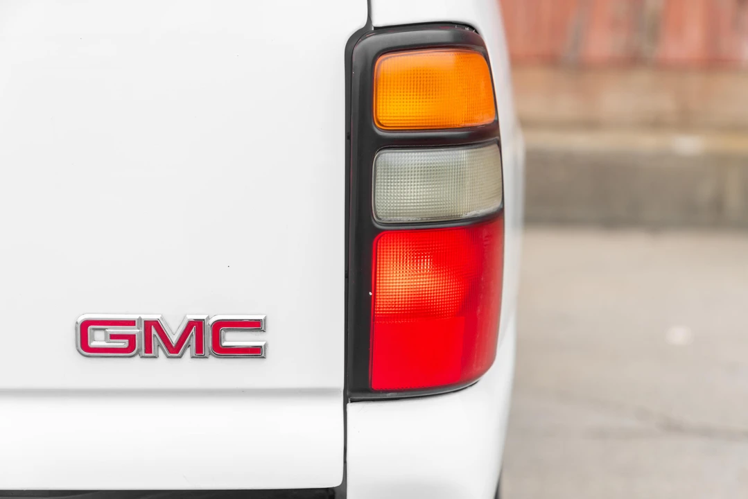 2004 GMC Yukon 2nd Gen - Image 30 of 31