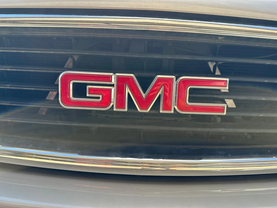 2004 GMC Yukon 2nd Gen - Image 10 of 31