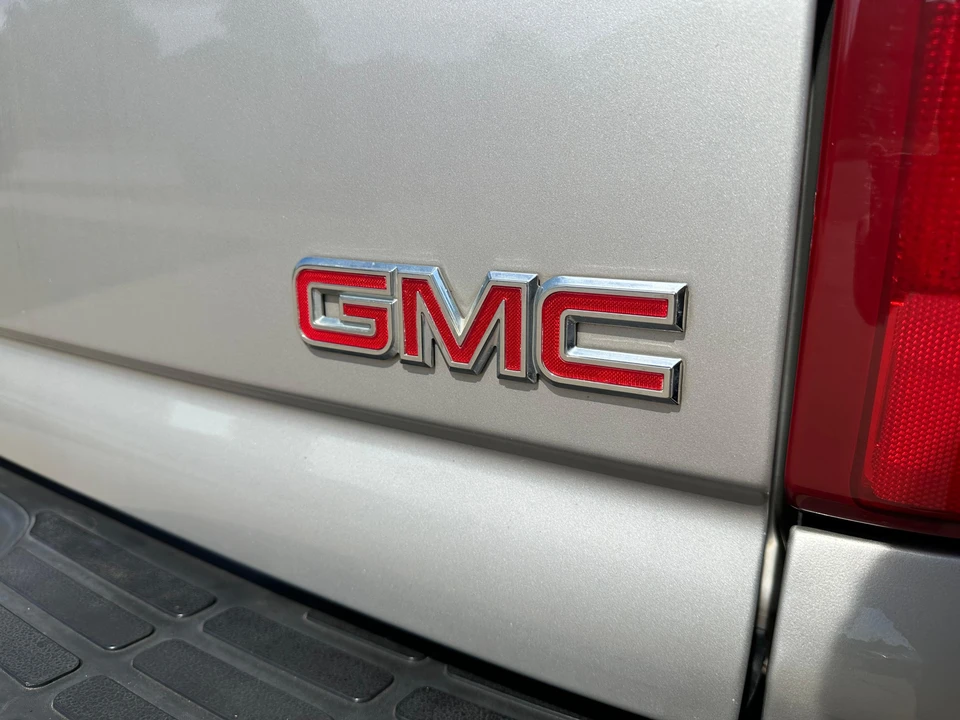 2004 GMC Yukon 2nd Gen - Image 18 of 31