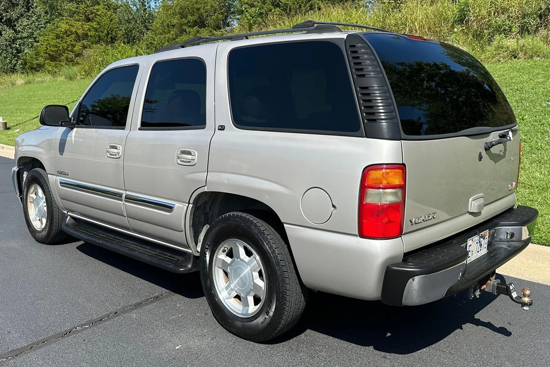 2004 GMC Yukon 2nd Gen - Image 4 of 31