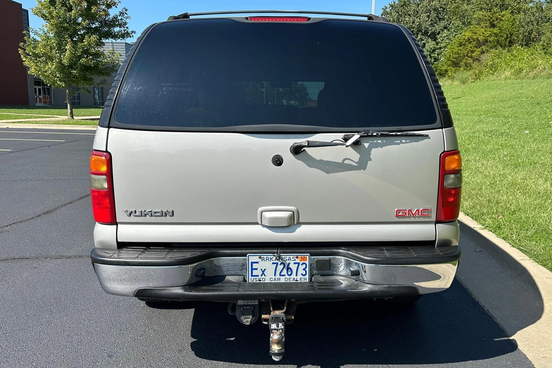 2004 GMC Yukon 2nd Gen - Image 5 of 31