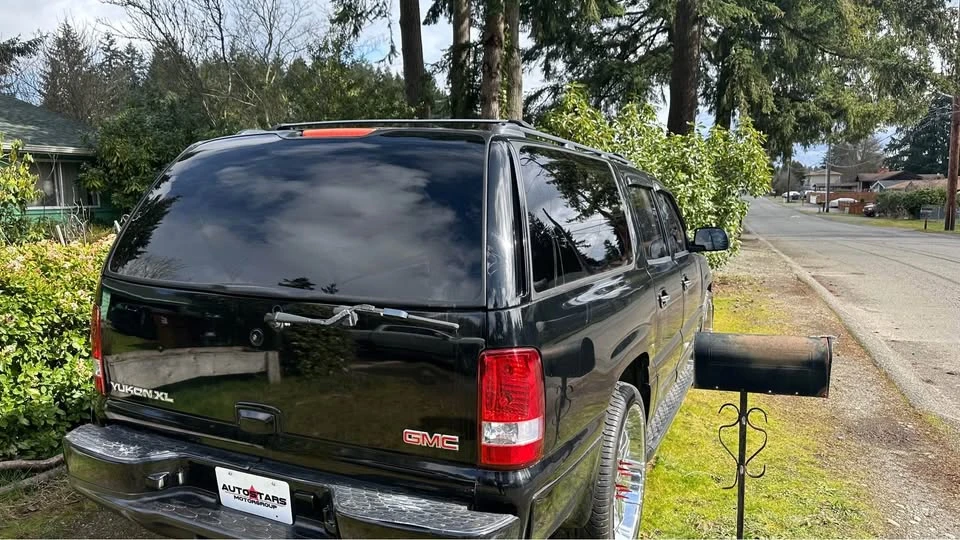 2004 GMC Yukon 2nd Gen - Image 3 of 10
