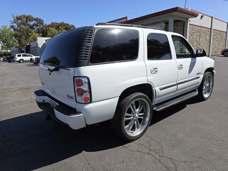 2004 GMC Yukon 2nd Gen - Image 5 of 8