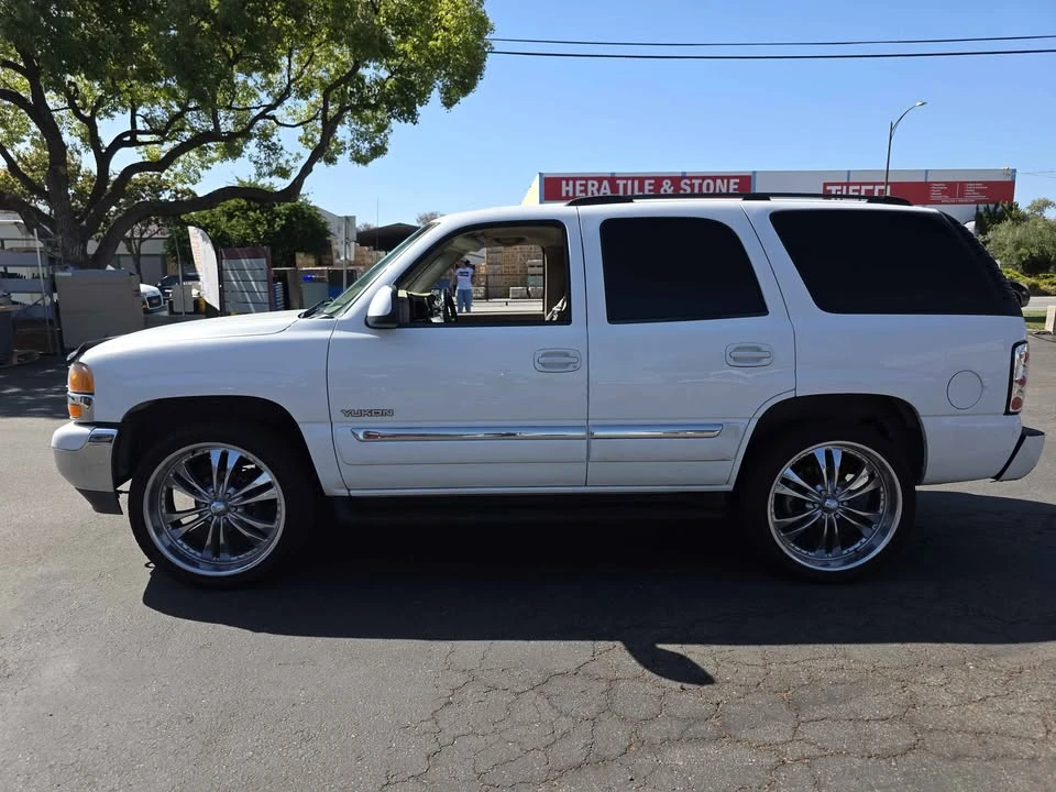 2004 GMC Yukon 2nd Gen - Image 3 of 8