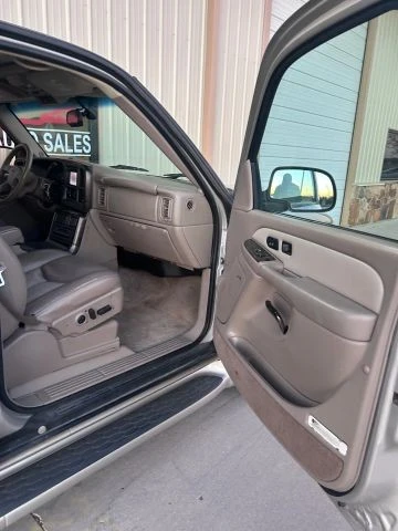 2004 GMC Yukon 2nd Gen - Image 15 of 21