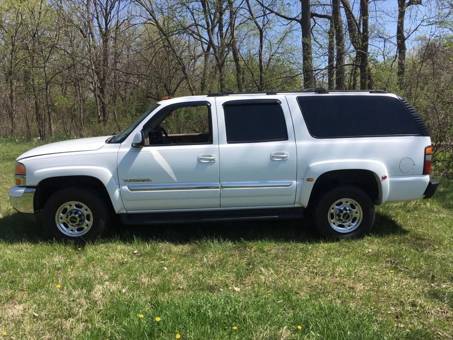 2004 GMC Yukon 2nd Gen - Image 2 of 8