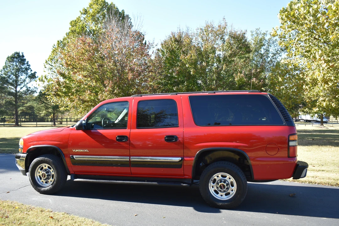 2004 GMC Yukon 2nd Gen - Image 11 of 31
