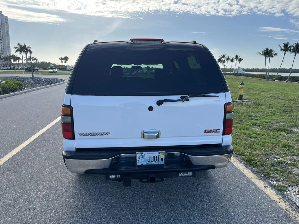 2004 GMC Yukon 2nd Gen - Image 17 of 31