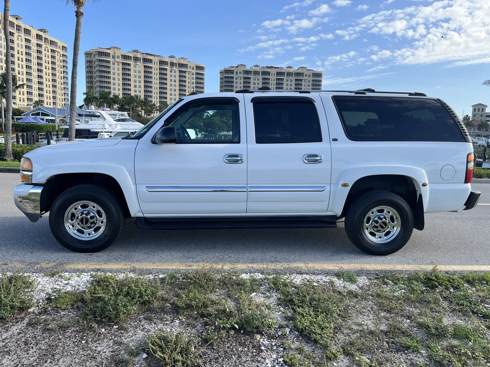 2004 GMC Yukon 2nd Gen - Image 11 of 31