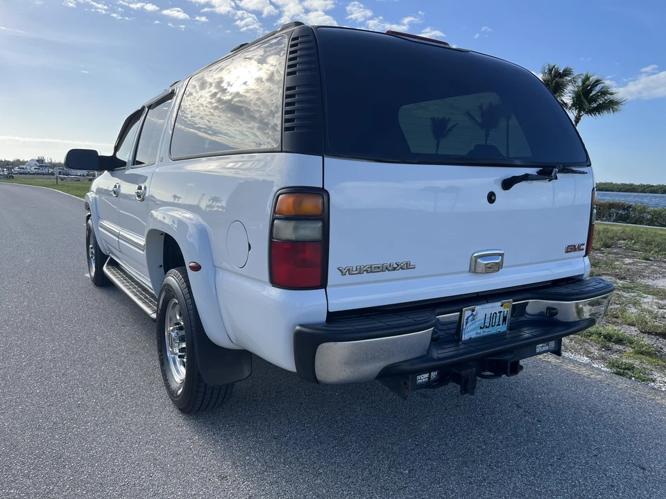 2004 GMC Yukon 2nd Gen - Image 15 of 31