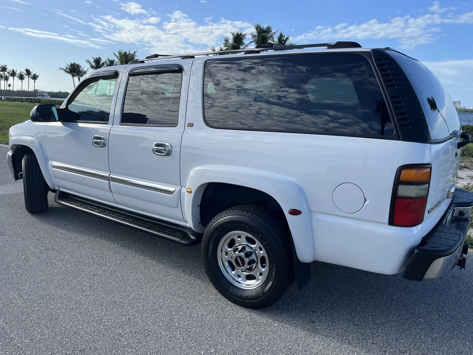 2004 GMC Yukon 2nd Gen - Image 13 of 31