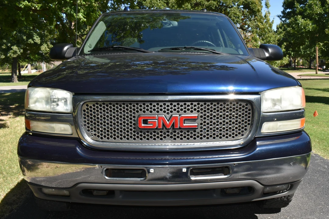 2004 GMC Yukon 2nd Gen - Image 2 of 31