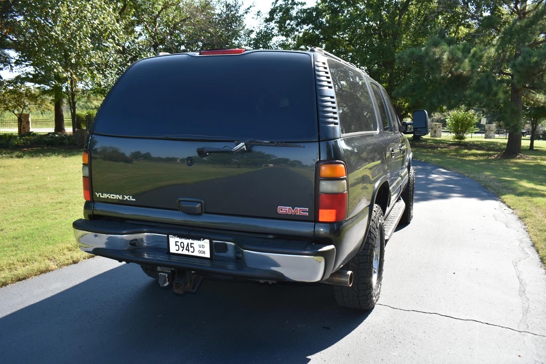 2004 GMC Yukon 2nd Gen - Image 15 of 31