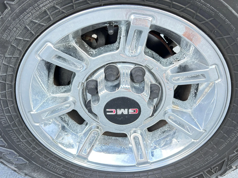 2004 GMC Yukon 2nd Gen - Image 30 of 31