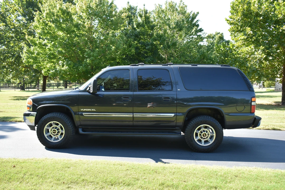 2004 GMC Yukon 2nd Gen - Image 10 of 31