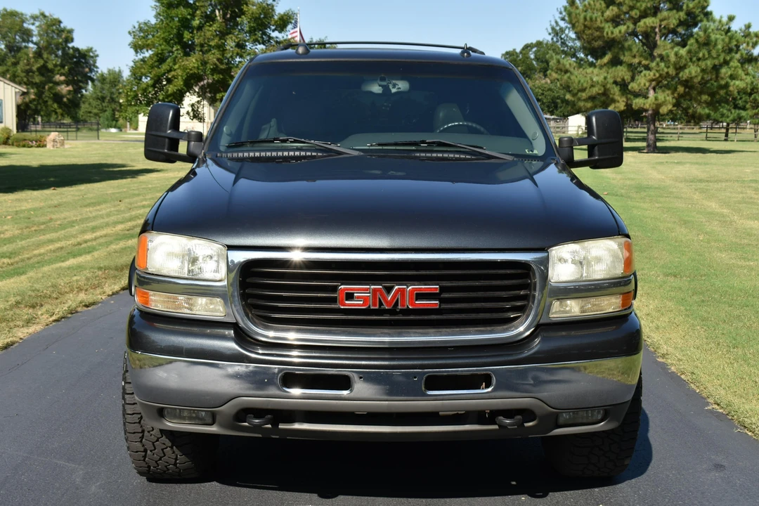 2004 GMC Yukon 2nd Gen - Image 2 of 31