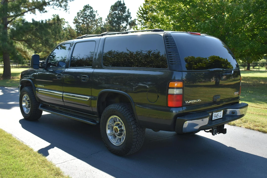 2004 GMC Yukon 2nd Gen - Image 4 of 31