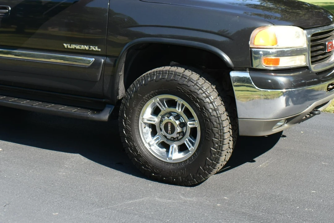 2004 GMC Yukon 2nd Gen - Image 26 of 31