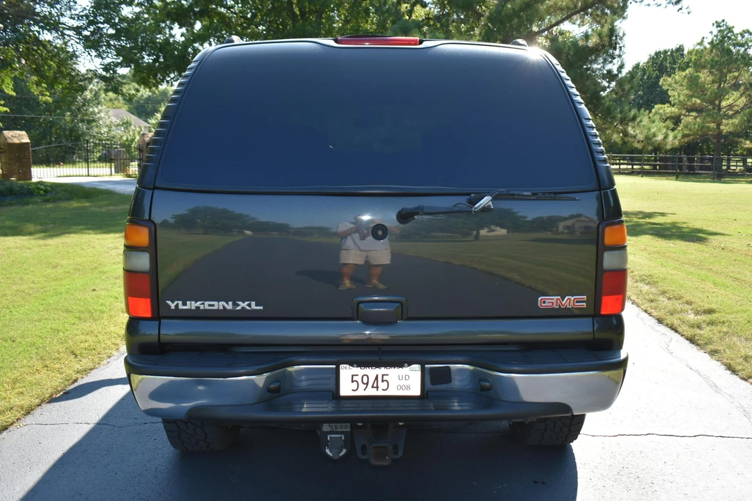 2004 GMC Yukon 2nd Gen - Image 5 of 31