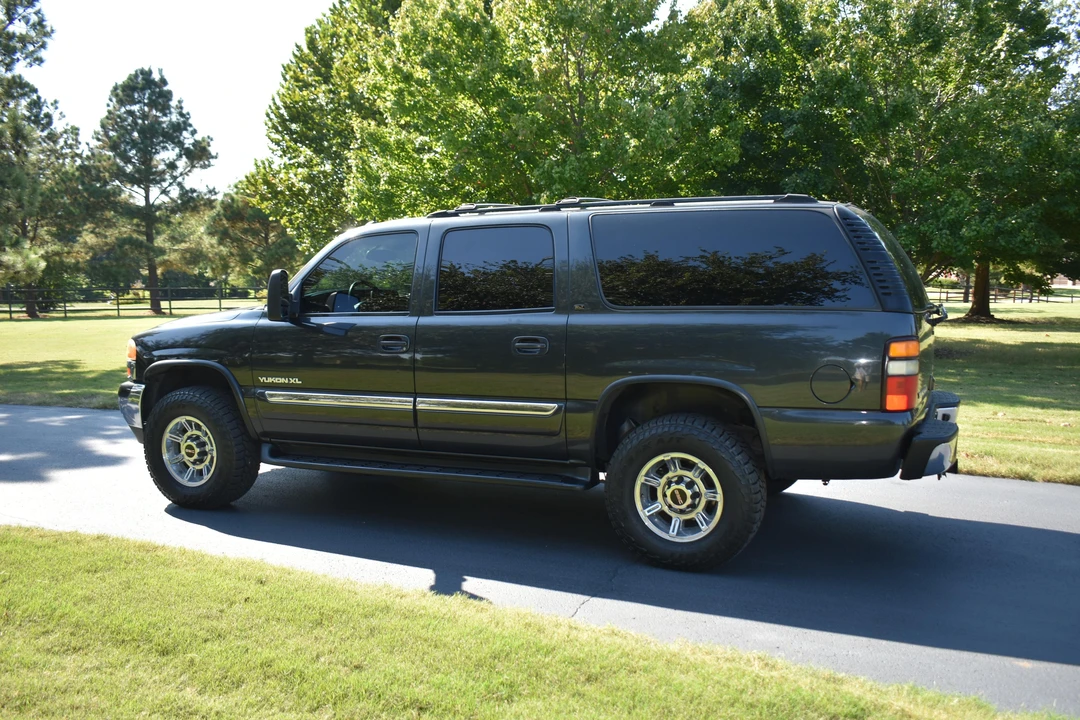 2004 GMC Yukon 2nd Gen - Image 11 of 31
