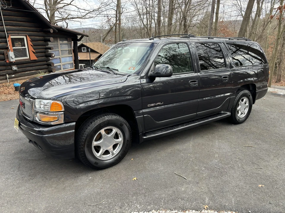 2004 GMC Yukon 2nd Gen - Image 3 of 31