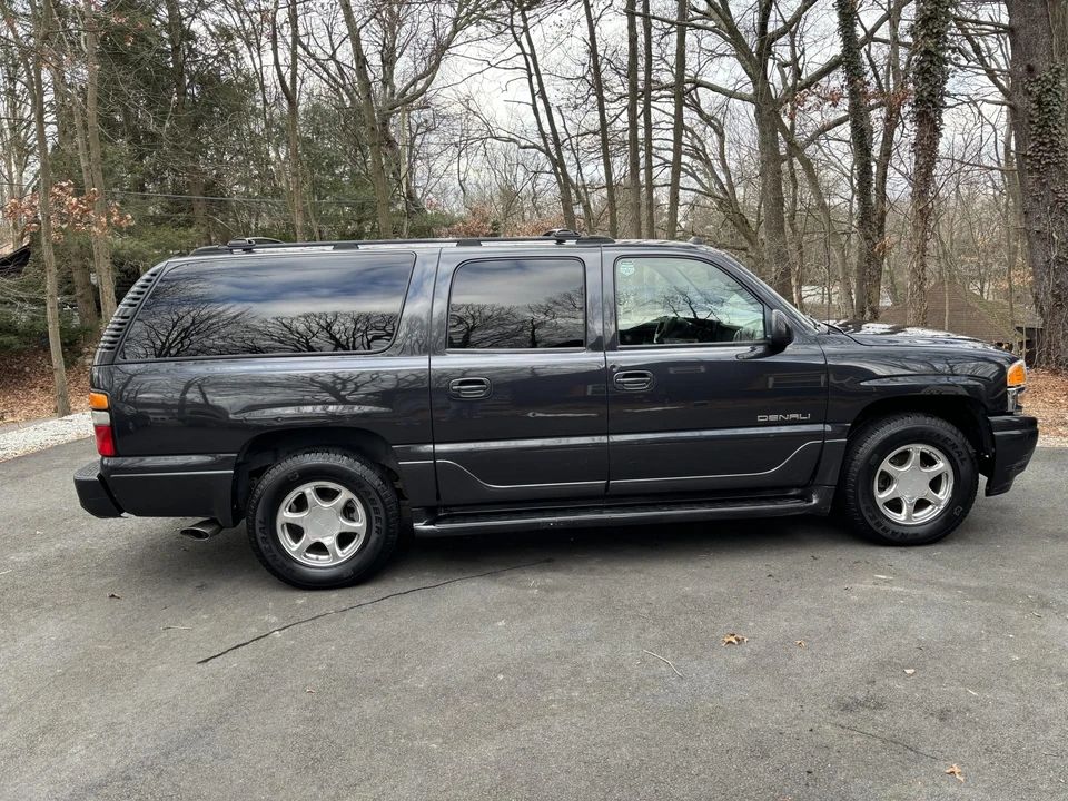 2004 GMC Yukon 2nd Gen - Image 11 of 31