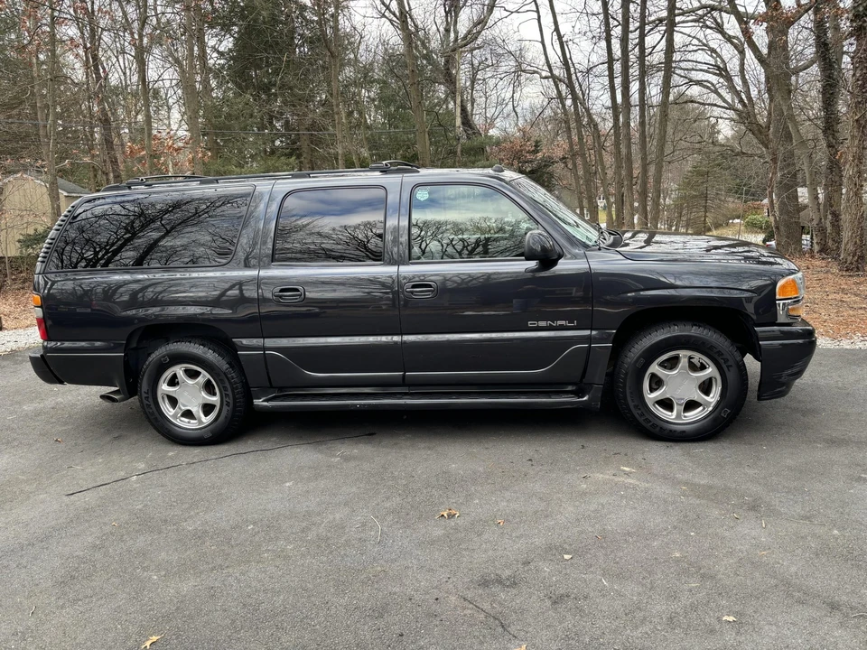 2004 GMC Yukon 2nd Gen - Image 10 of 31