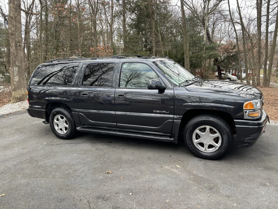2004 GMC Yukon 2nd Gen - Image 9 of 31