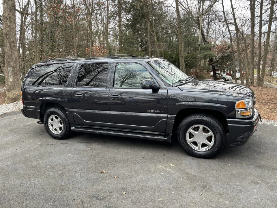 2004 GMC Yukon 2nd Gen - Image 8 of 31