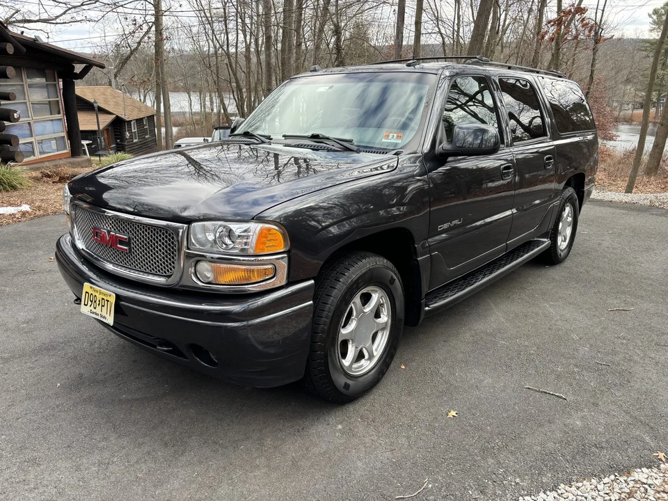 2004 GMC Yukon 2nd Gen - Image 4 of 31