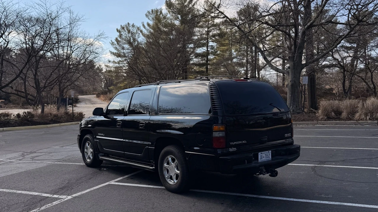 2004 GMC Yukon 2nd Gen - Image 9 of 31