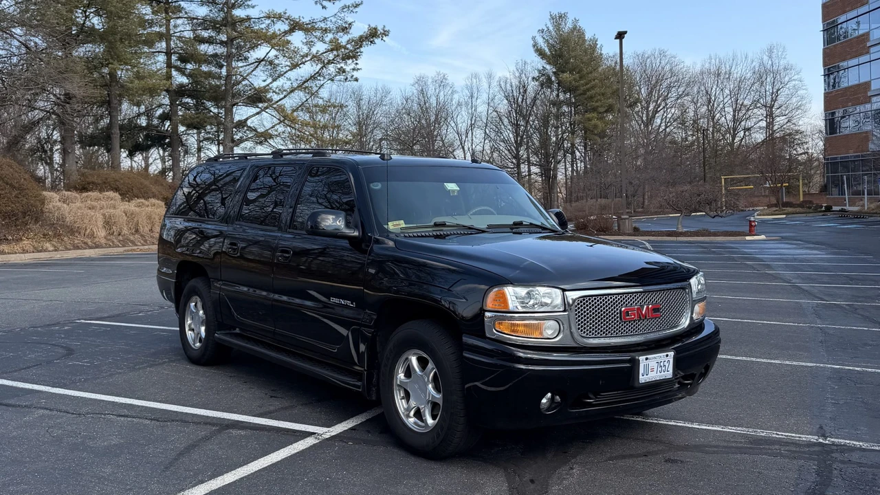 2004 GMC Yukon 2nd Gen - Image 5 of 31