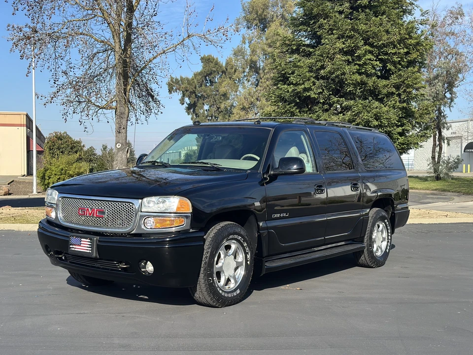 2004 GMC Yukon 2nd Gen - Image 2 of 31