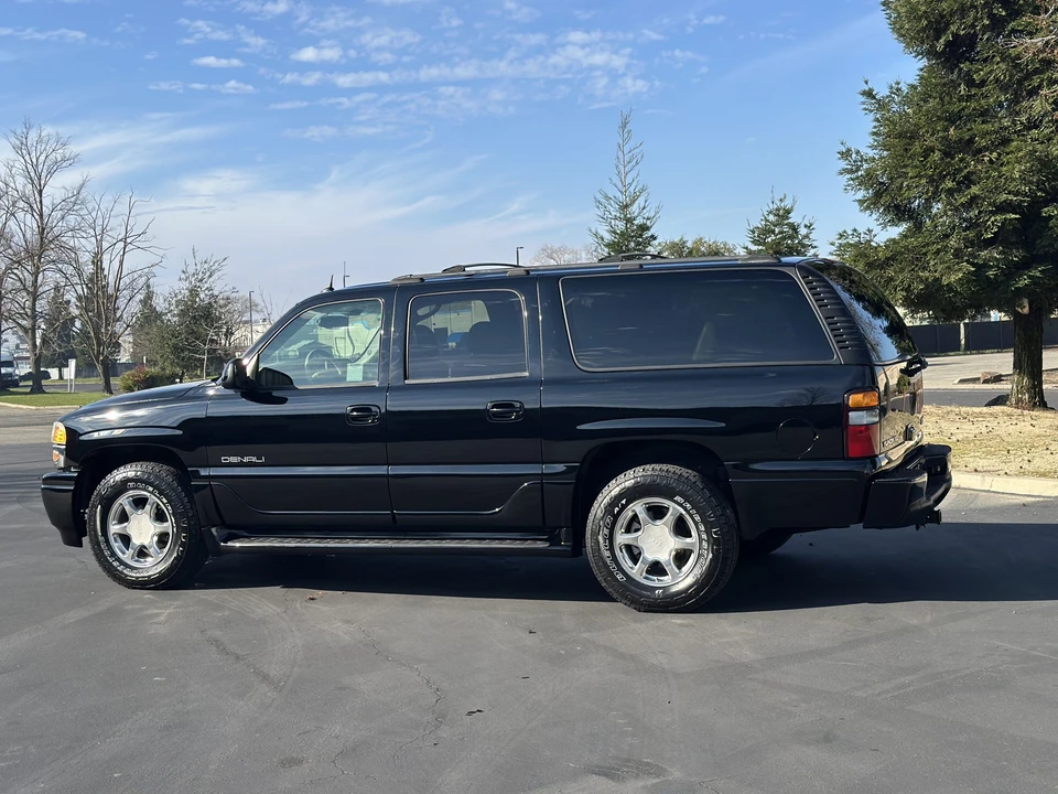 2004 GMC Yukon 2nd Gen - Image 10 of 31