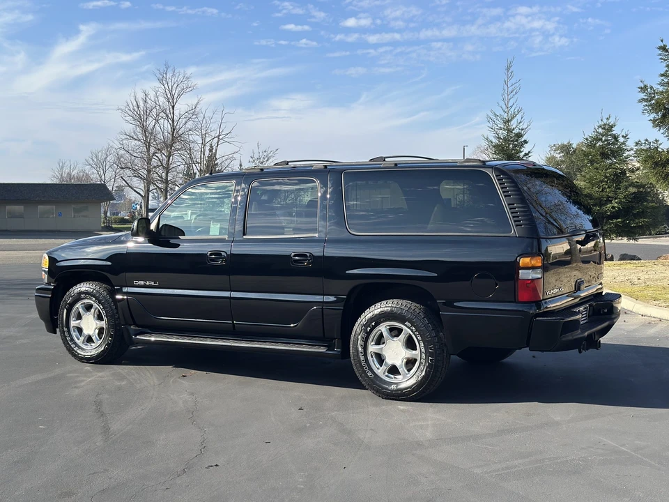 2004 GMC Yukon 2nd Gen - Image 11 of 31