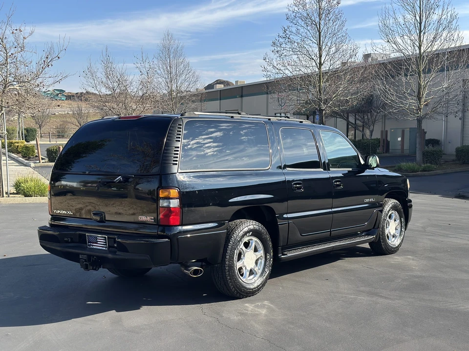 2004 GMC Yukon 2nd Gen - Image 24 of 31